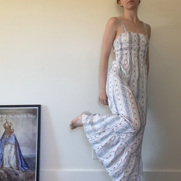 Cottagecore ruched maxi dress with floral vintage wallpaper motif! - Picture 3 of 5